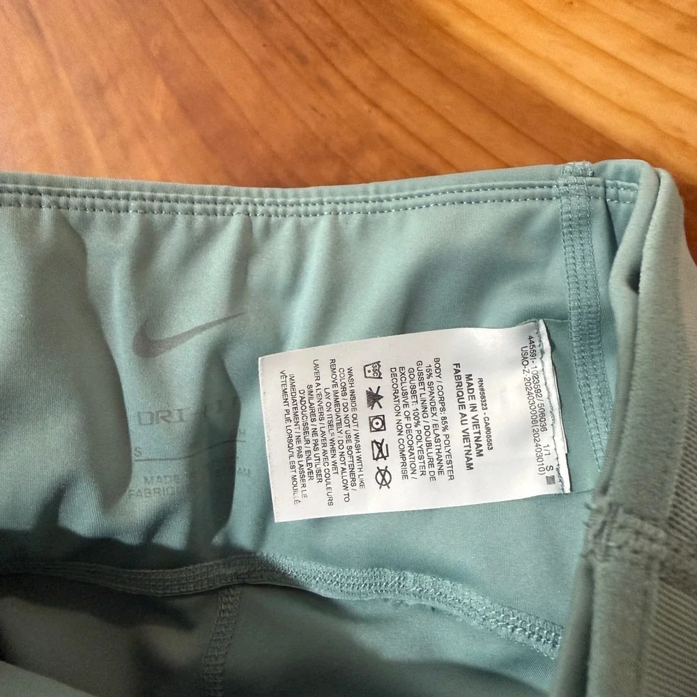 Nike Trail Tight Fit Running Women's Shorts Small Dri Fit HV2352 Bike Pocket L11